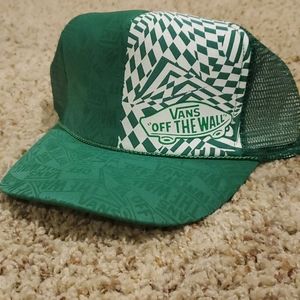 Vans off the wall hat